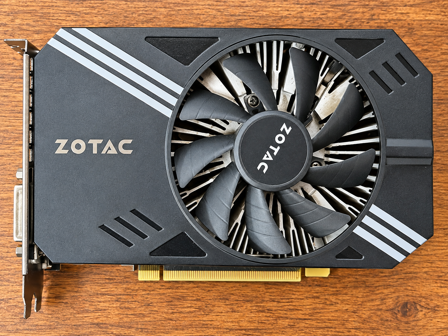 CyberTron GTX 1060 6 GB Zotac GTX 1060 6 GB graphics card originally installed in CyberTron